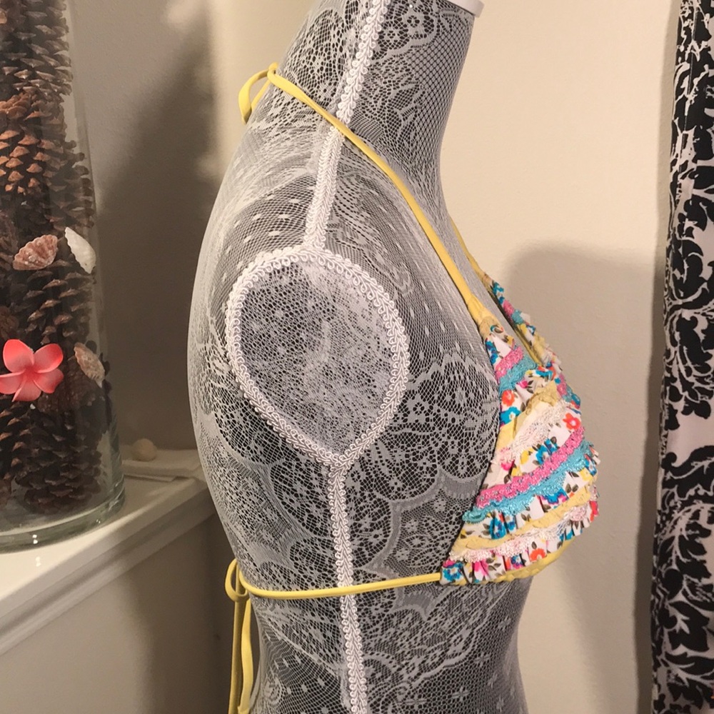 TARGET Multi-Colored Yellow Ruffled Bikini Top - Picture 3 of 7